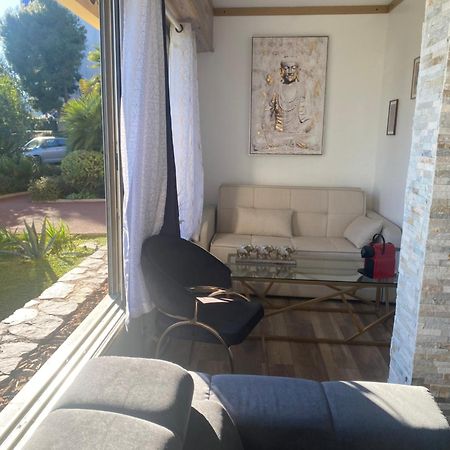 Appartement Confortable, Petite Vue Mer Et Piscine Cassis Luaran gambar